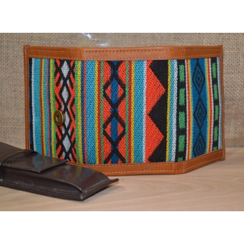 Portfel skórzany brązowy męski  z andyjskim etnicznym haftem.